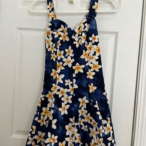 NWOT Women’s Hawaiian luau dress